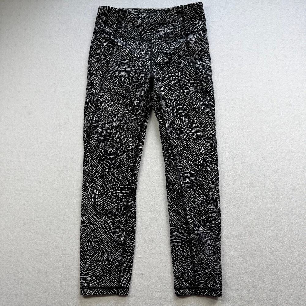 Lululemon Time To Sweat Crop 23” Leggings Size 6 Free Spirit Alpine White Black